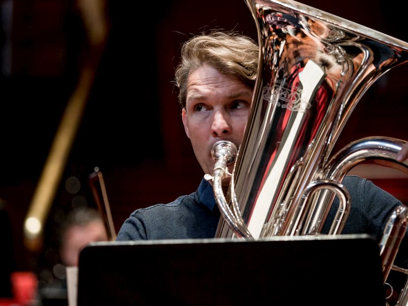 Perry Hoogendijk is soloist in Vaughn William's Tuba Concerto. - image: Renske Vrolijk/Concertgebouworkest